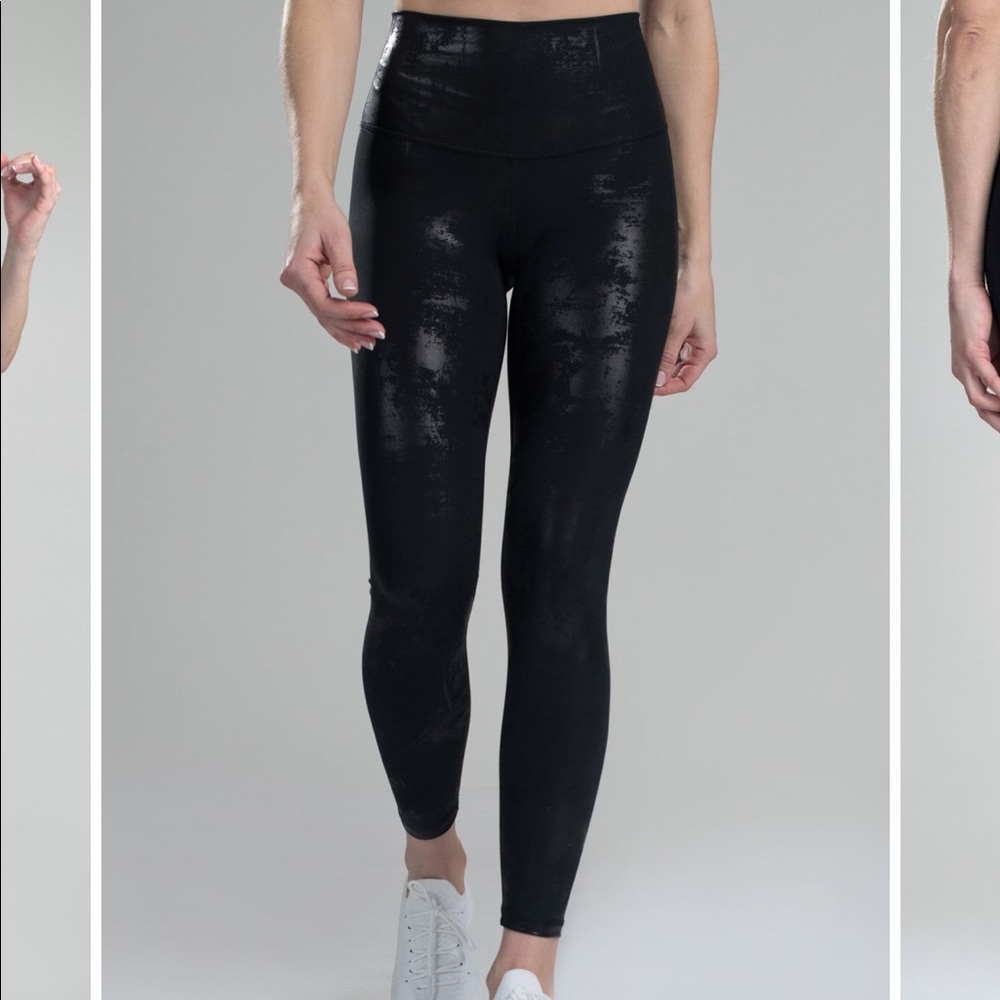 NWT DYI Signature Leggings XS
